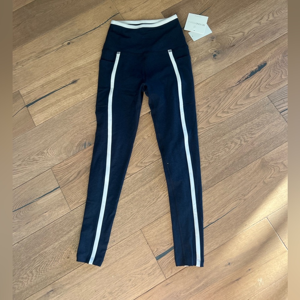 Beyond Yoga Dark Leggings
